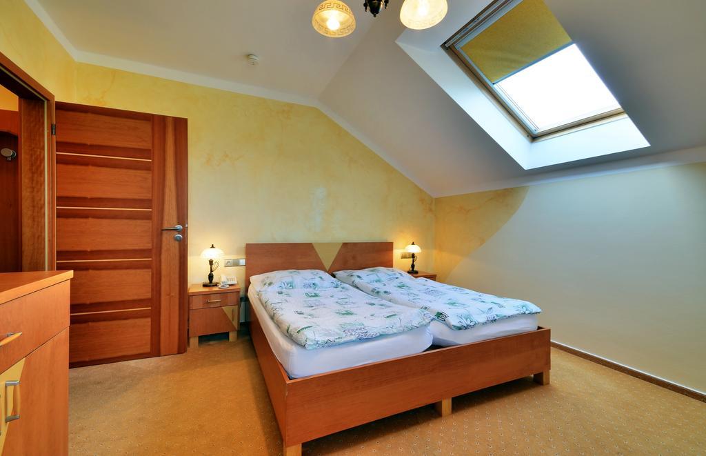 Restaurace A Penzion Kamenec Jilesovice ห้อง รูปภาพ